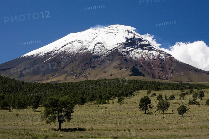 Iztaccihuatl volcano from Paso de Cortes