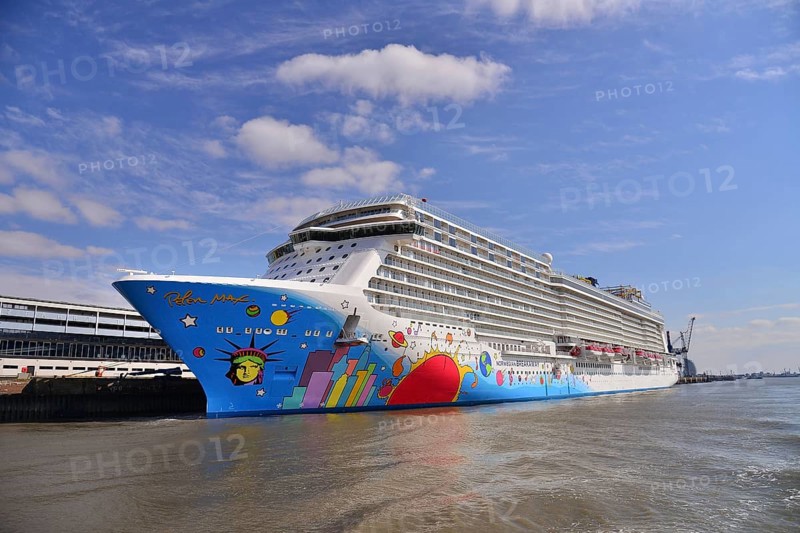 Cruise ship Norwegian Breakaway