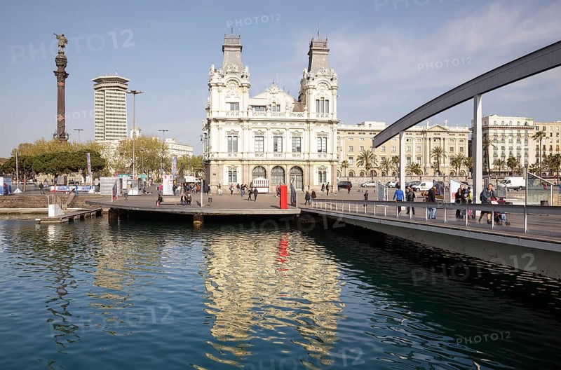 Rambla de Mar with view to Mirador de Colom