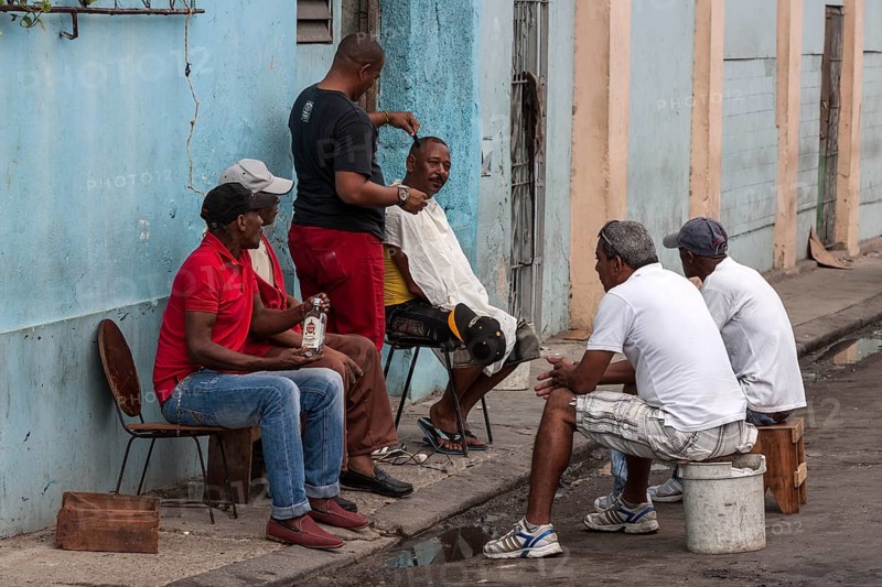 Roadside hairdresser in the centre of Havana