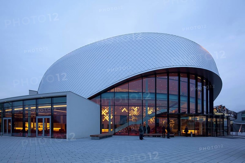 Stage Theater an der Elbe at dusk