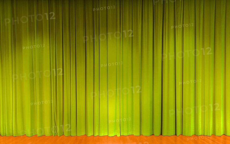 A curtain in green