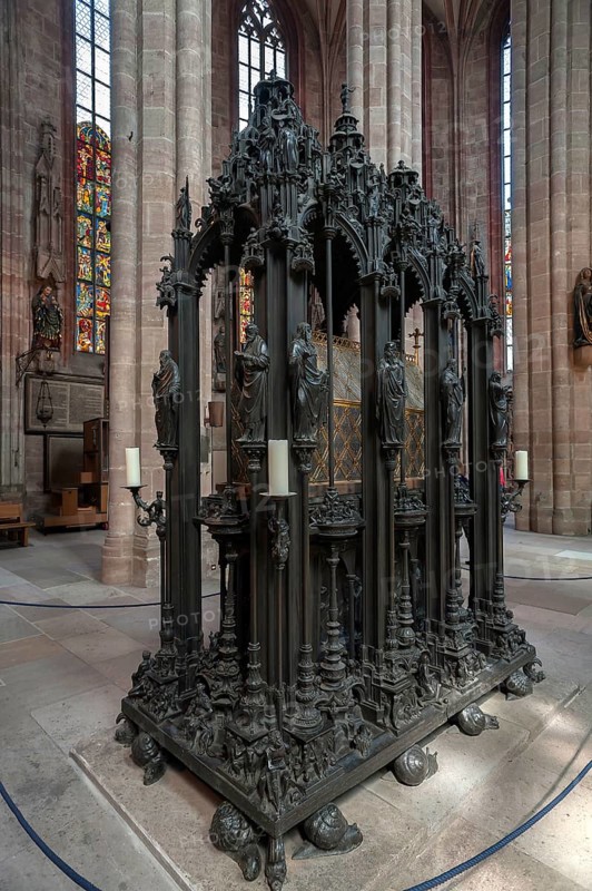 Tomb of St. Sebaldus by the sculptor Peter Vischer