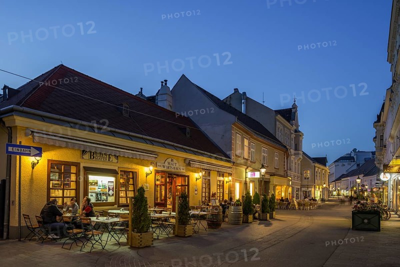 Maut Wirtshaus tavern in the Empress Elizabeth Street