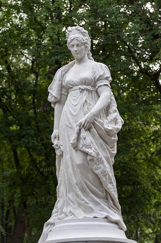 The new Queen Luise monument