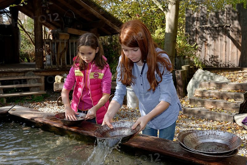 Children panning for gold