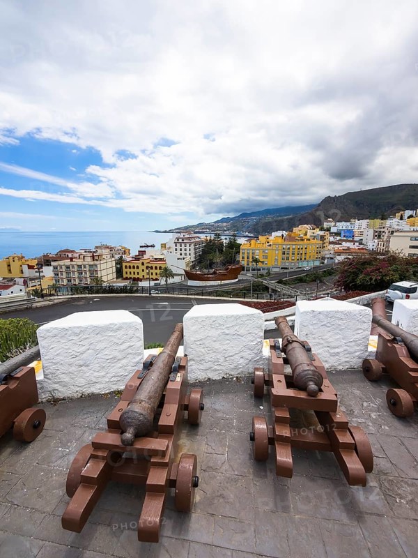 Cannons at the Castillo de la Virgen