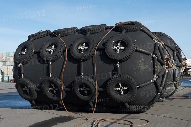 Rubber bumper protection for ships