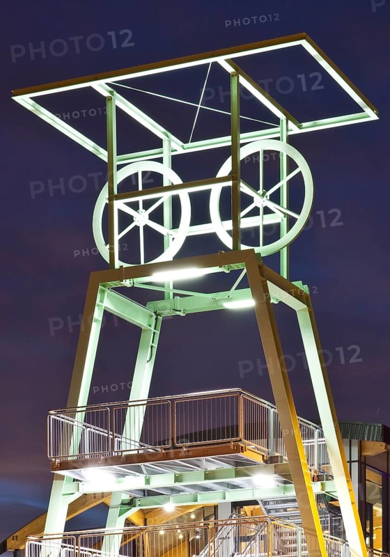 Viewing platform in the shape of a headframe