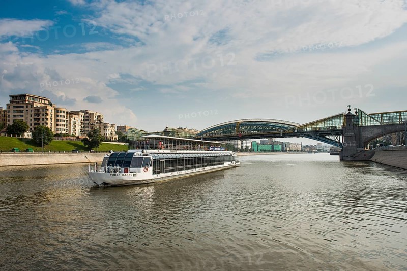 Cruise vessel on the Moskva River