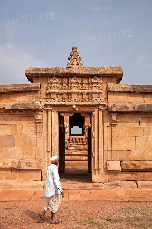 Indian visitors in the Hindu temples from the time of the Chalukya Empire at Aihole