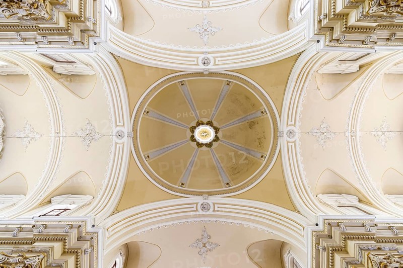 Crossing or intersection with the dome