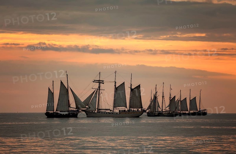 Evening sailing with the Mare Frisium in the middle