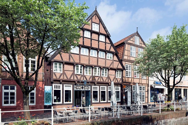 Town houses and merchant houses on the town canal
