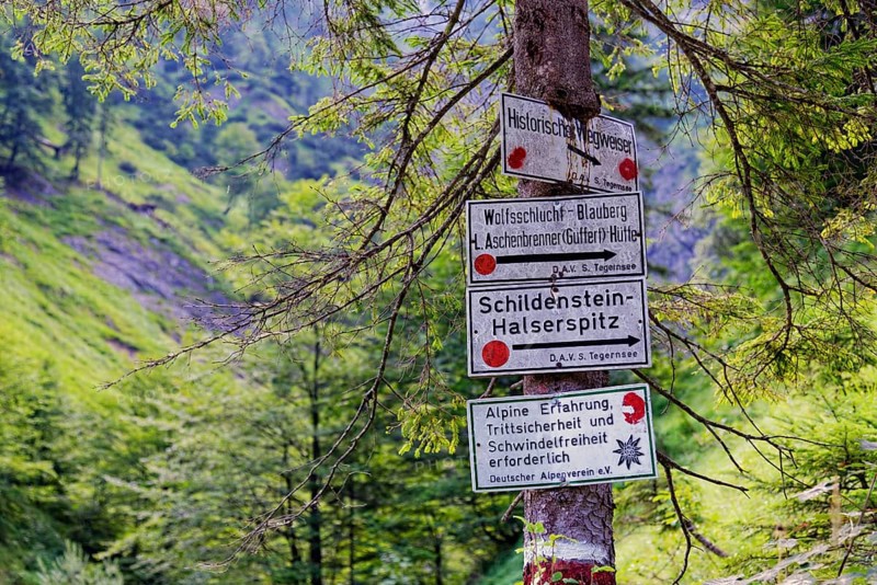Hiking signs at the Wolfsschlucht gorge