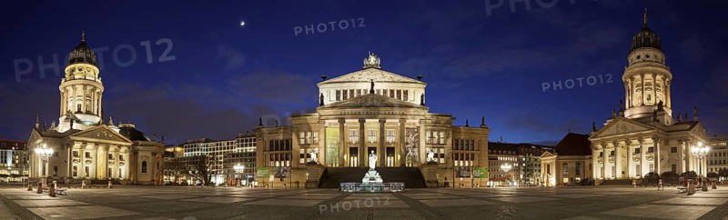 Gendarmenmarkt at night