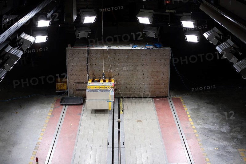 Aluminum battering ram for car crash test
