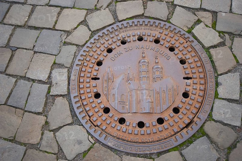 Naumburg Cathedral on a manhole cover