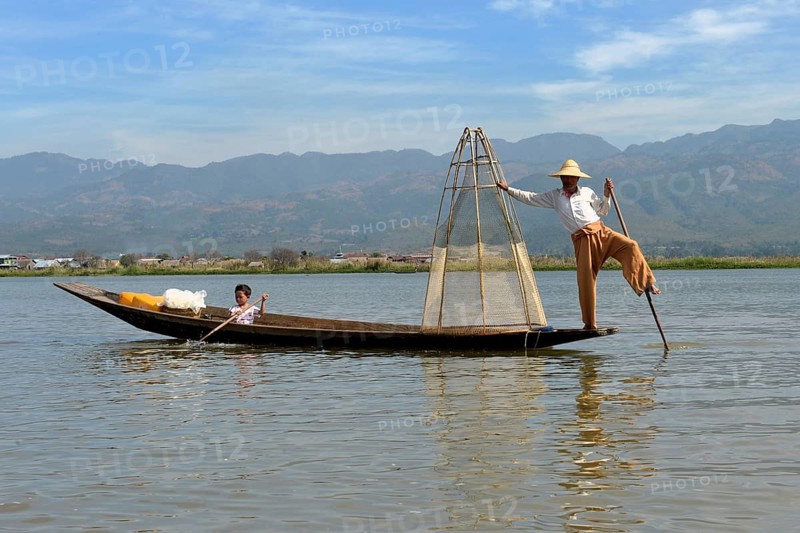 Leg-rowing fisherman on Inle lake