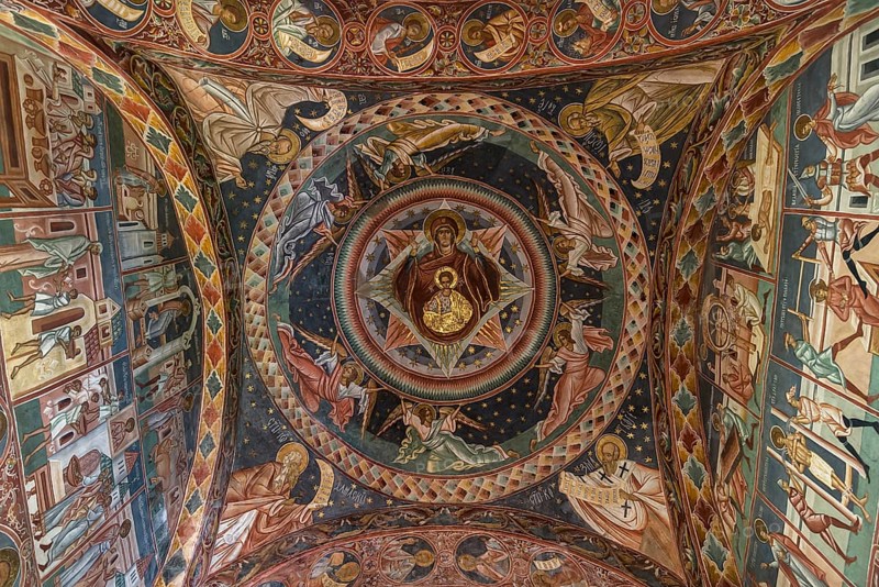 Ceiling vault with frescoes
