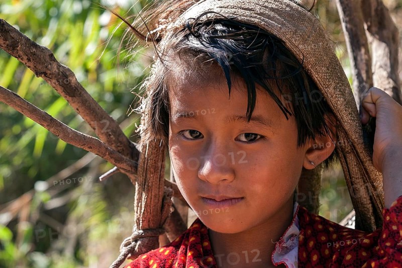 Girl of the Palaung ethnic group