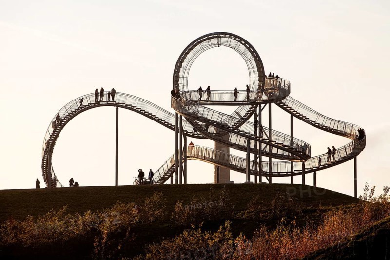 Landmark Tiger & Turtle - Magic Mountain