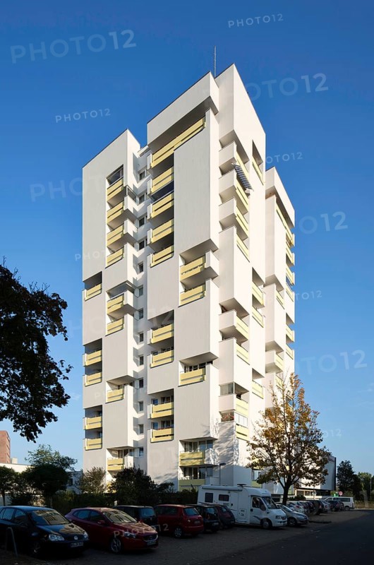 Apartment block in Kurt-Schumacher-Strasse
