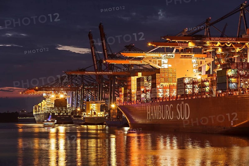 Fully automatic unloading of container ships