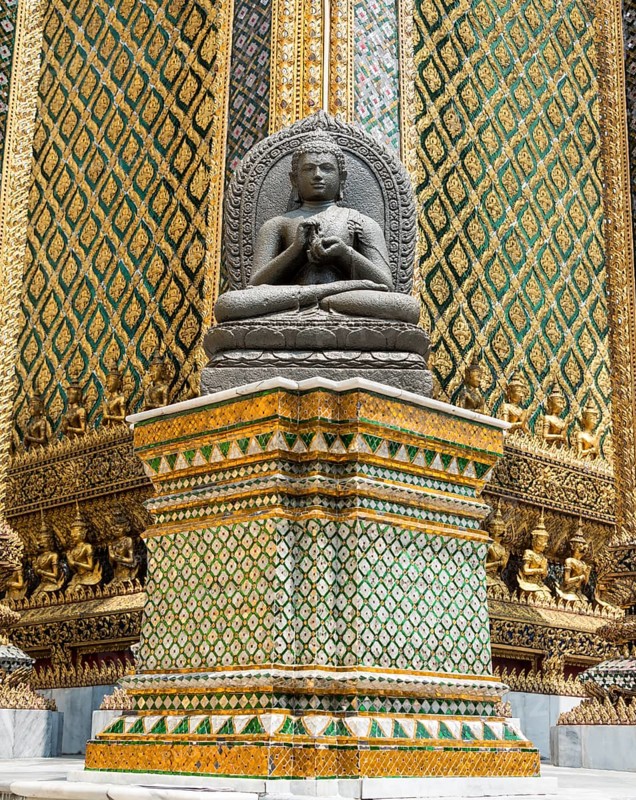 Buddha statue