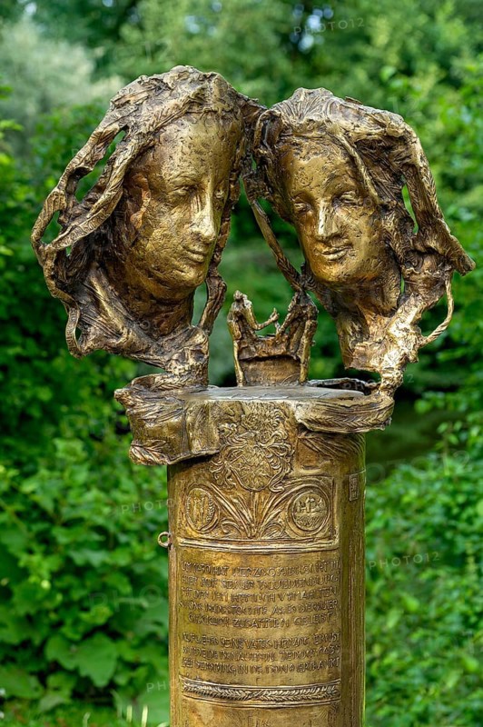 Bronze stele by Joseph Michael Neustift