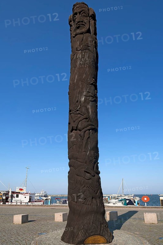 Wood sculpture ""Sagen
