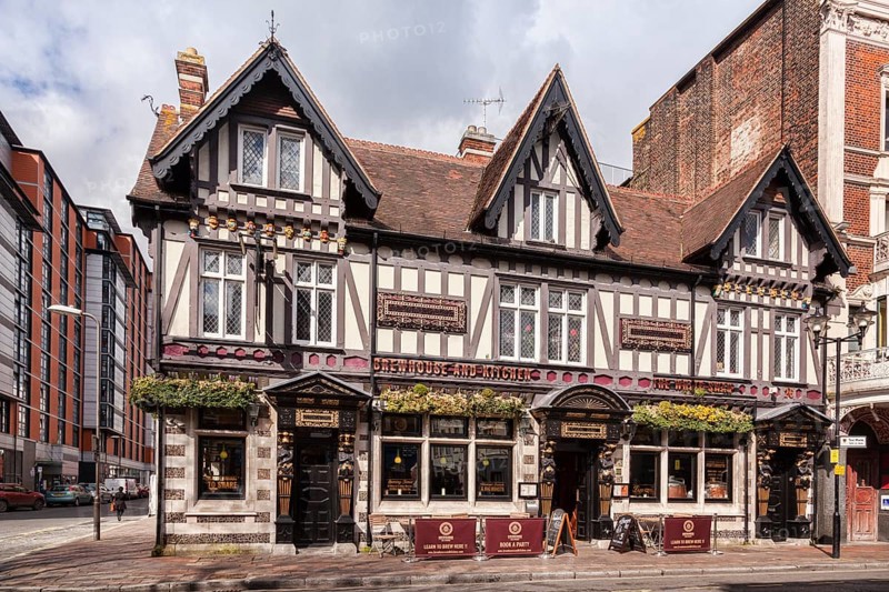 The 100 year old house White Swan