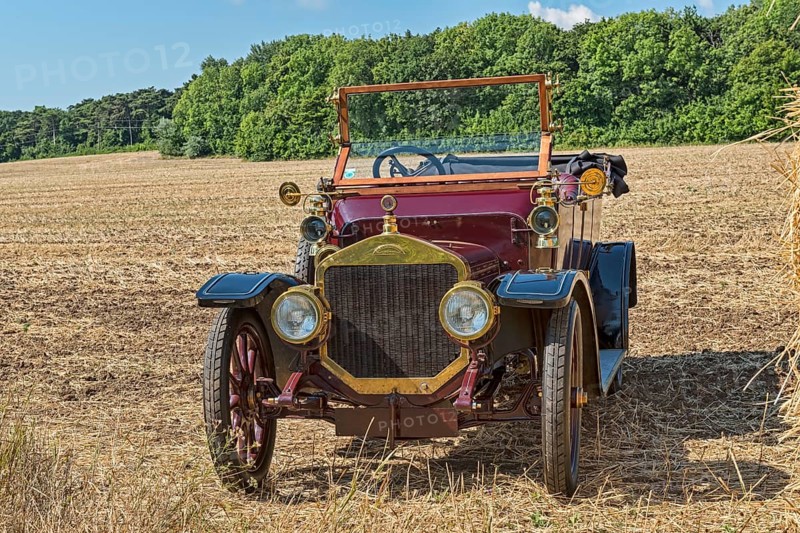 Antique car Straker-Squire
