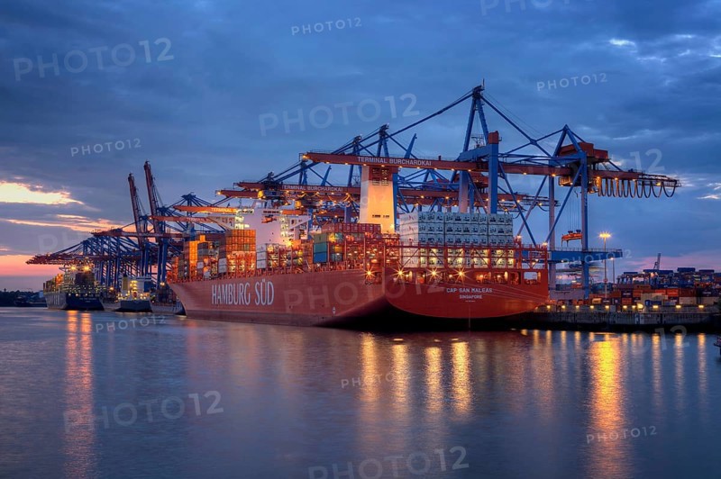 Fully automatic unloading of container ships
