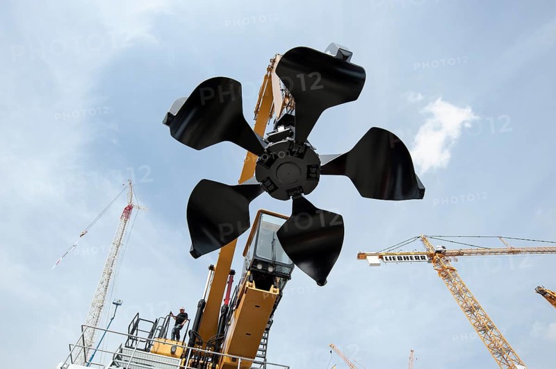 Gripper of an electric excavator