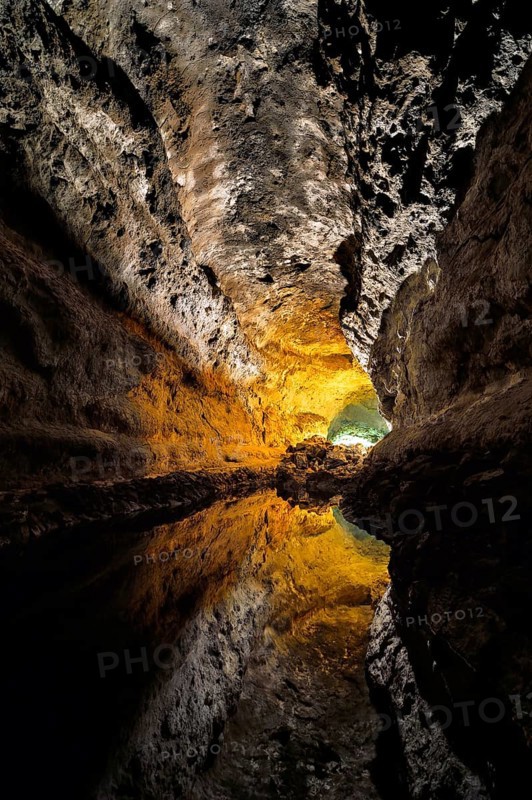 Water reflections in the cave Cueva de los Verdes