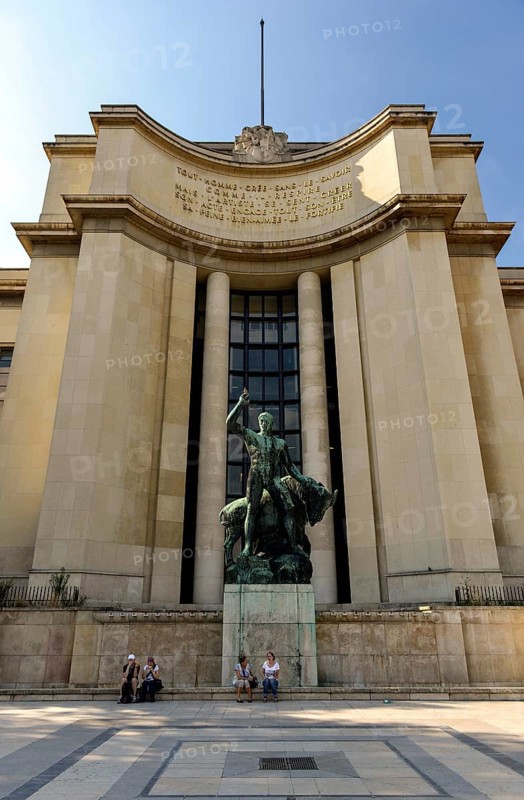 Bronze sculpture of Hercules and the Cretan Bull of Albert Pommier in front of the Palais de Chaillot