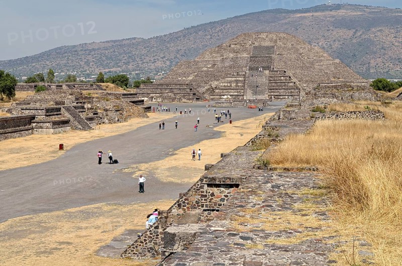 Avenue of the Dead or Calzada de los Muertos leading to the Pyramid of the Moon or Piramide de la Luna