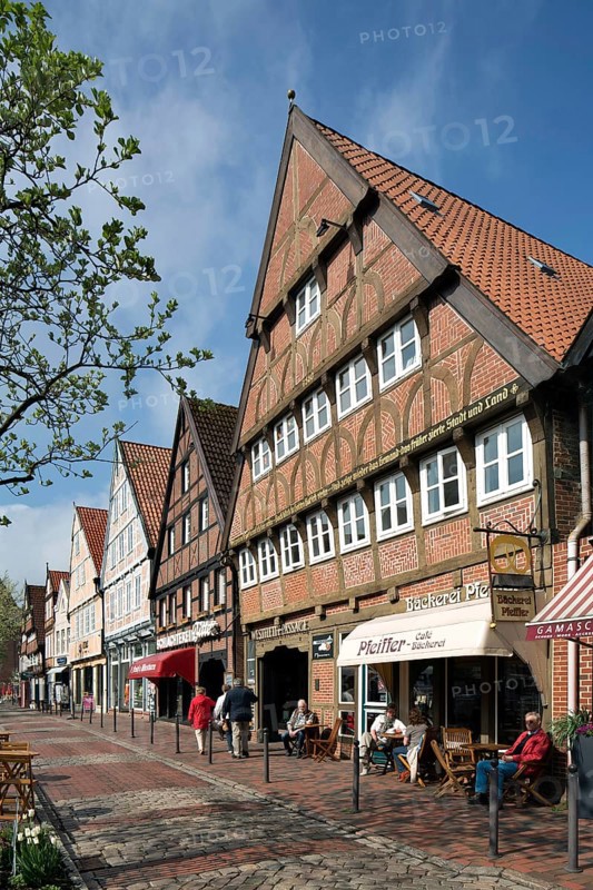 Town houses and merchant houses on the town canal