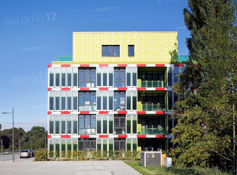 BIQ residential building with photosynthesis facade for the production of energy