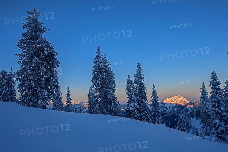 Sunrise at Kasberg with a view on Traunstein