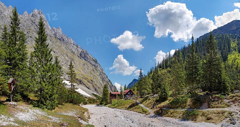 Hollental valley with old Hollentalanger Hut