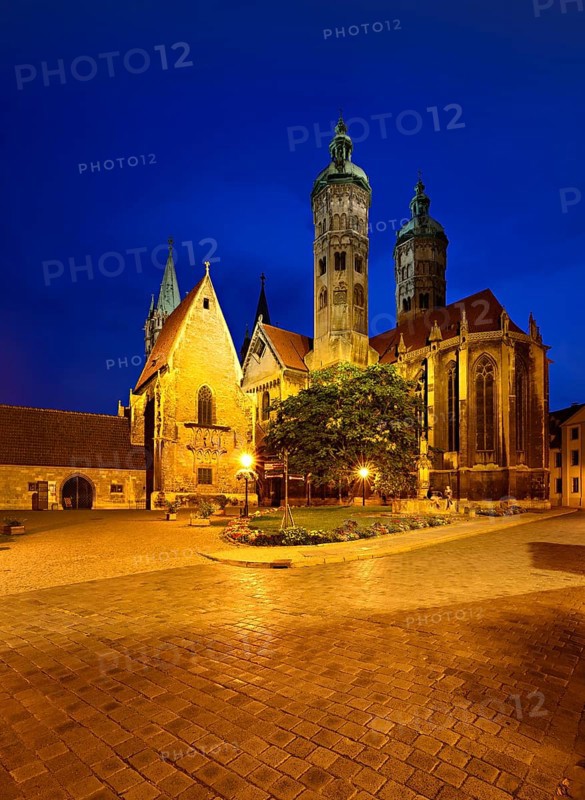 Naumburg Cathedral at night
