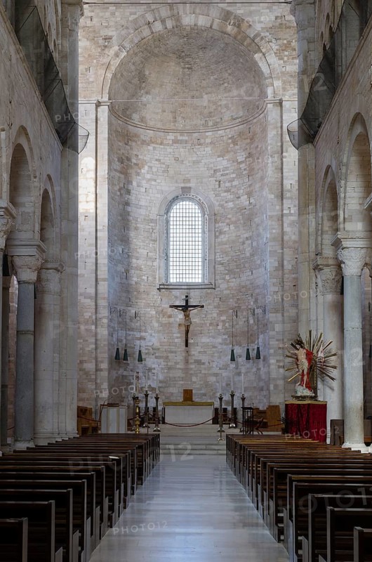 Nave of the upper church with transept and apse