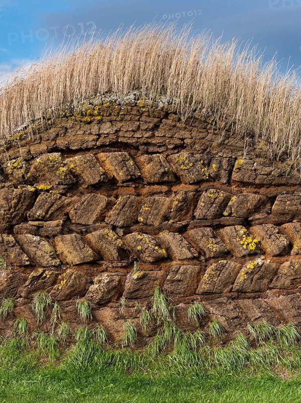 Wall made of peat