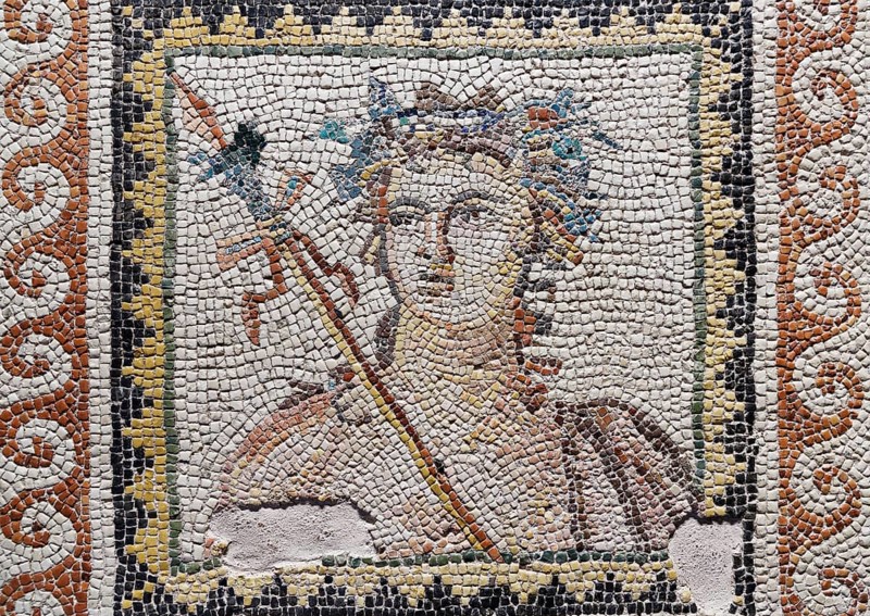 Dionysos bust