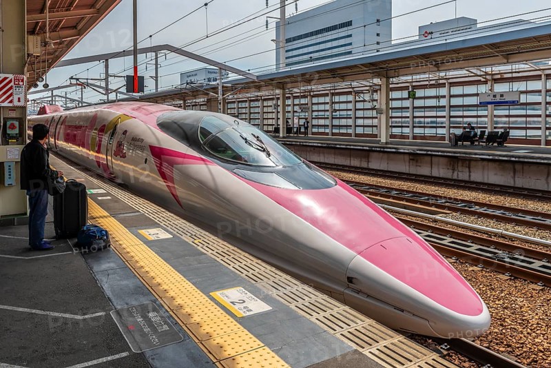 Hello Kitty Shinkansen