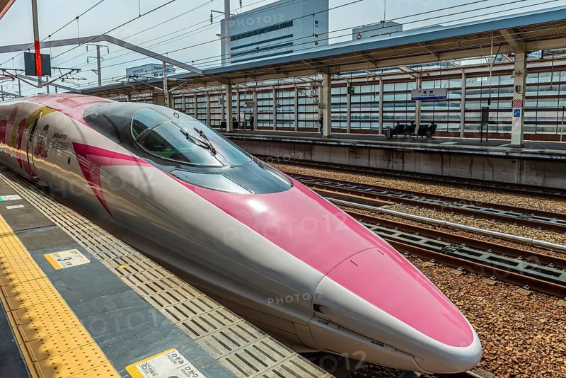 Hello Kitty Shinkansen