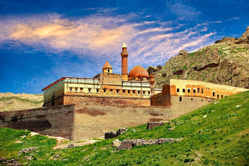 18th century Ottoman architecture of the Ishak Pasha Palace