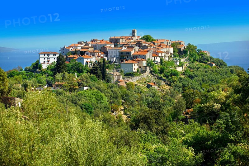 Beli hill town